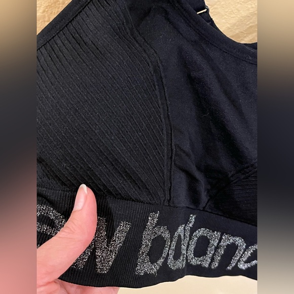 New Balance Seamless Cami Sports Bra. Racerback. Black w/ silver logo. M. NWOT - Picture 9 of 14